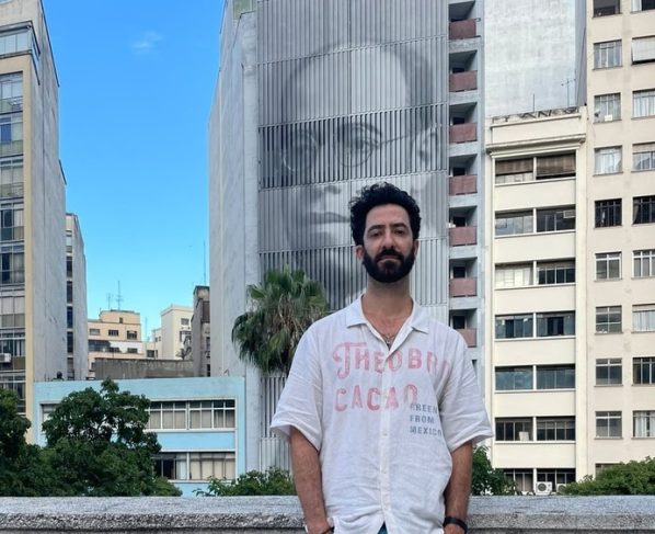 Guilherme Galuppo Borba no terraço da Biblioteca Mário de Andrade | © Divulgação