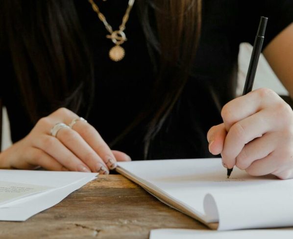 Novo prêmio da Editora Proverbo oferece recompensa financeira e publicação | © Proverbo