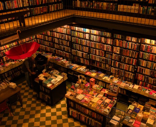 Mercado debate se há possibilidades de correção no preço do livro | © Beatriz Sardinha / PublishNews