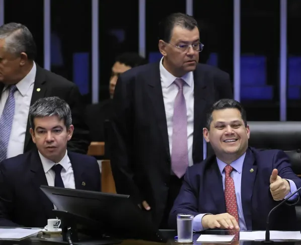 Congresso aprova Orçamento 2025