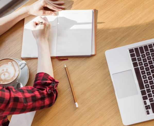 Regras para carregar laptops em voos de Brasília