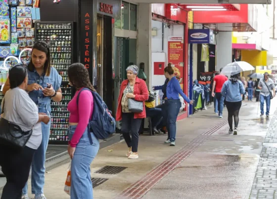 Entre janeiro e março deste ano, foram abertas 103.536 empresas (Foto: Roberto Dziura Jr/AEN)