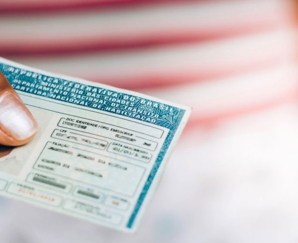 Você sabia que isso também dá ponto na carteira? Veja infrações discretas