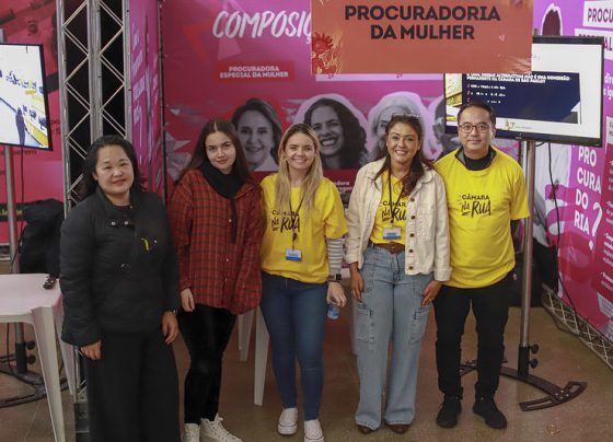 Estande da Procuradoria da Mulher na 4ª edição do Câmara na Rua, no CEU Uirapuru