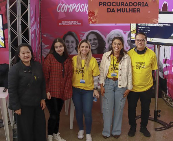 Estande da Procuradoria da Mulher na 4ª edição do Câmara na Rua, no CEU Uirapuru