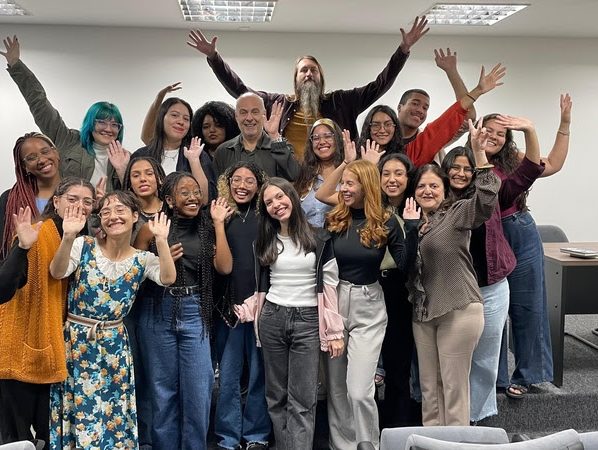 Dante Cid, alunos e coordenadores do curso | © Divulgação