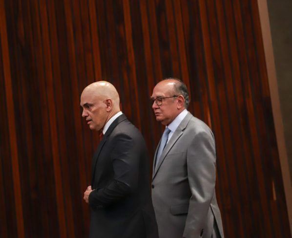 Alexandre de Moraes e Gilmar Mendes