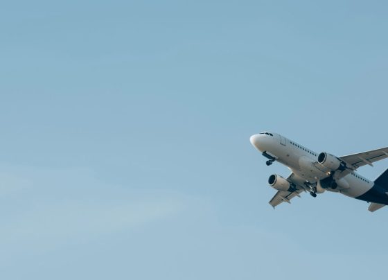 Por que o avião balança durante o voo? entenda a turbulência e quando ela é perigosa