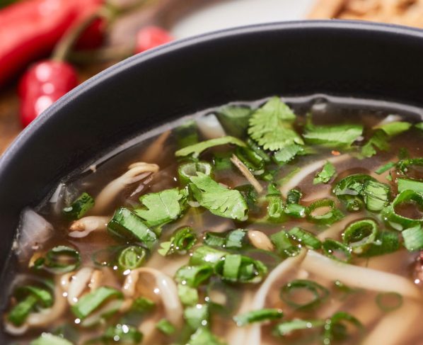 Receitas de caldos caseiros para dar mais sabor às suas preparações