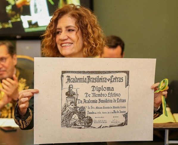 Míriam Leitão toma posse na ABL | © Instagram Academia Brasileira de Letras