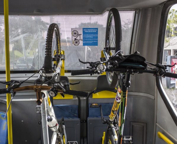 Projeto de lei propõe suporte para bicicletas no transporte público