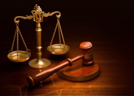 Balança e martelo da Justiça (Foto: FolhaGospel/Canva Pro)