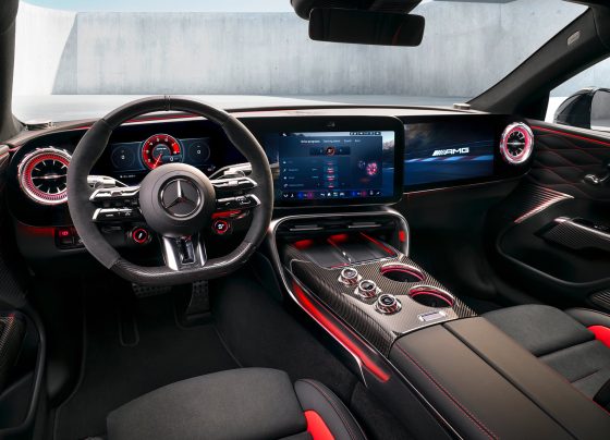 Die Schaltzentrale der Performance: Das Interieur des neuen Mercedes AMG GT 4 Türer Coupés The control centre of performance: The interior of the new Mercedes AMG GT 4 Door Coupé