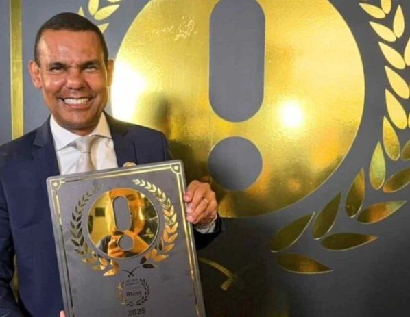 Rodrigo Silva recebe prêmio Ibest 2026 em evento de premiação. (Foto: Reprodução)