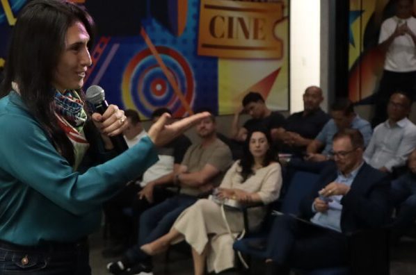 Secretária estadual visita Suzano e reforça compromisso com desassoreamento de rios