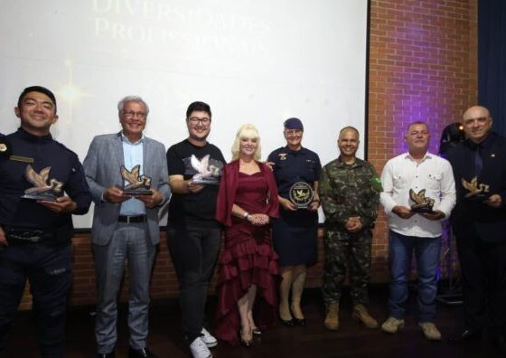 Servidores municipais são homenageados em premiação do Instituto Cegonha