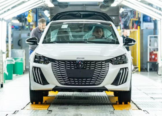 Stellantis corta turno em El Palomar e reduz produção de Peugeot 208 e 2008