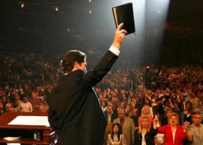 Pastor pregando (foto: reprodução)