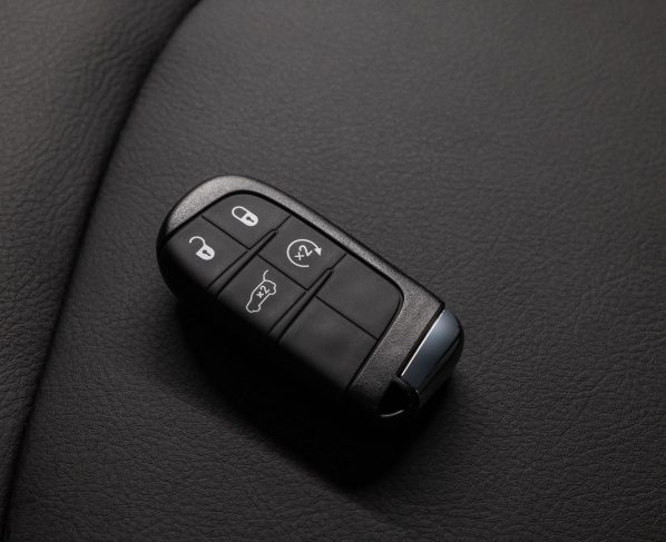 Jeep Renegade Sahara 2025 chave presencial