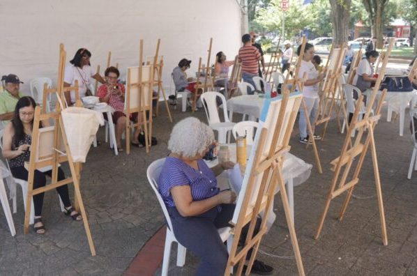 Cultura realiza 2ª edição do projeto ‘Suzano Cores e Inspirações’ com ateliê ao ar livre