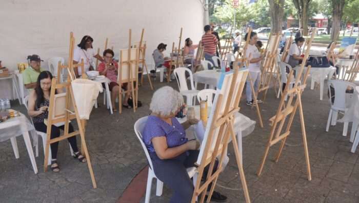 Cultura realiza 2ª edição do projeto ‘Suzano Cores e Inspirações’ com ateliê ao ar livre