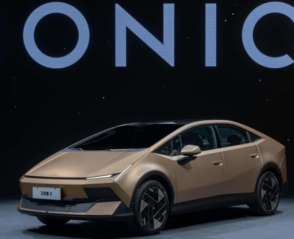 Hyundai ioniq v (3)
