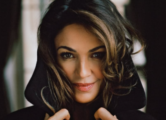 Nadia Farès