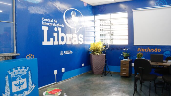 No Dia da Libras, Suzano comemora 1,8 mil atendimentos para deficientes auditivos em três anos