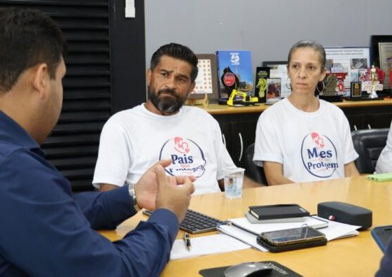 Prefeito recebe grupo de pais de alunos de escola do Boa Vista