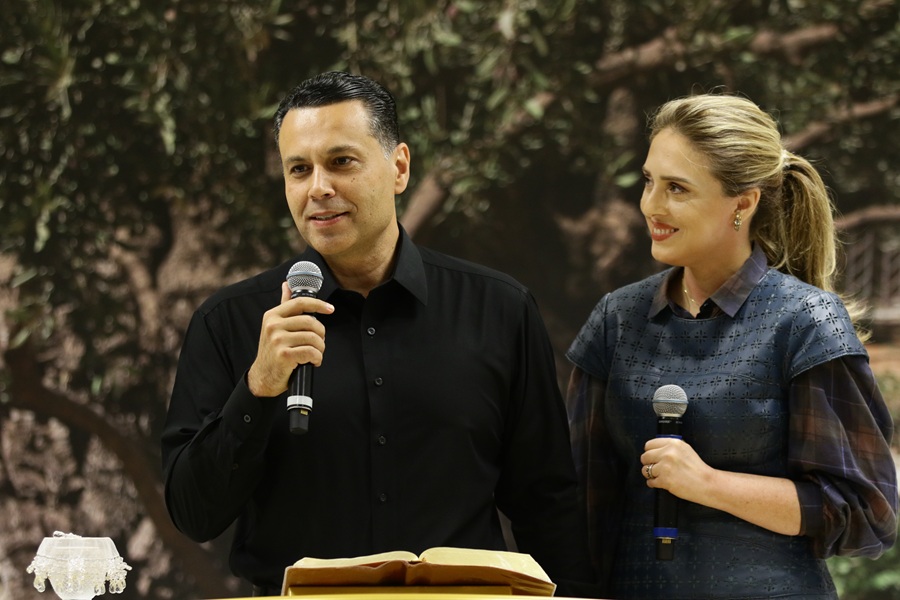 Reunião preparatória orienta casais para a Celebração dos Casamentos no Templo de Salomão