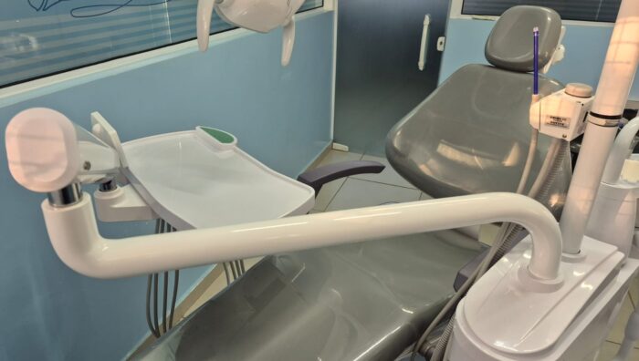 Saúde inicia instalação de novas cadeiras odontológicas em oito unidades