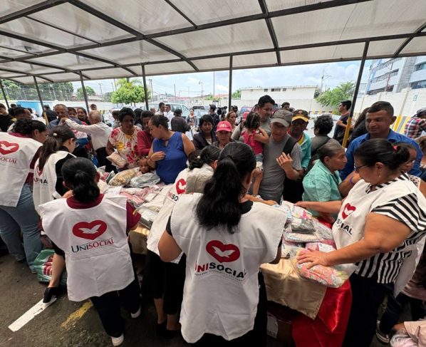 Unisocial realiza mercado solidário e beneficia famílias no Equador