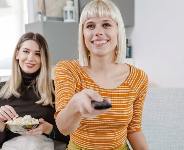 Anne Hathaway e Jake Gyllenhaal brilham em “Amor e Outras Drogas”