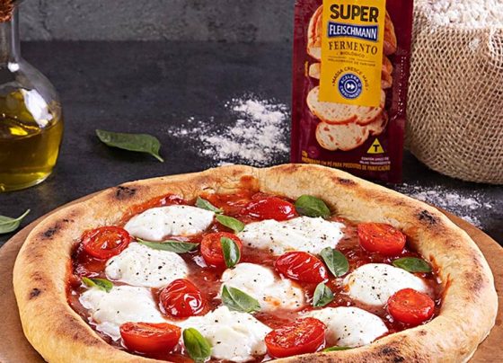 Faça uma deliciosa Pizza de Muçarela de Búfala com Tomate-cereja