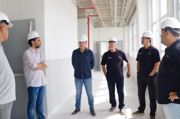 Construção do Hospital Federal atinge 85% de conclusão e passa por vistoria