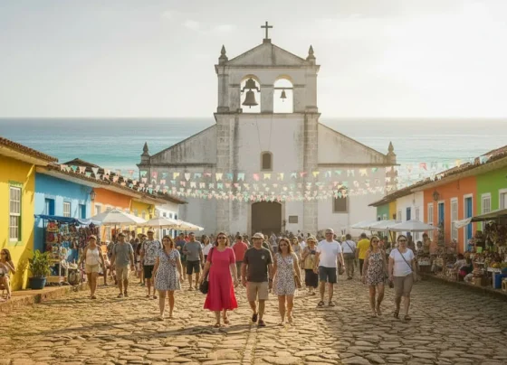 O Quadrado de Trancoso representa o equilíbrio perfeito entre a preservação histórica e a energia contagiante do turismo moderno