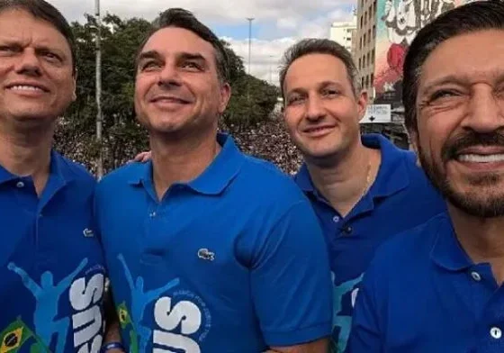 Flávio Bolsonaro participa da Marcha para Jesus 2026 em São Paulo (Foto: Reprodução)