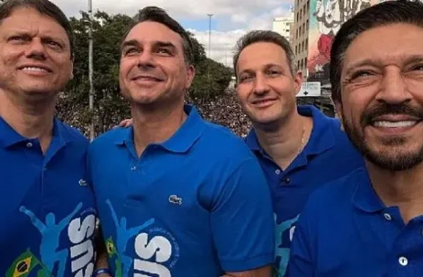 Flávio Bolsonaro participa da Marcha para Jesus 2026 em São Paulo (Foto: Reprodução)