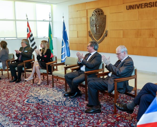 Evento com o reitor do PSL   El Mouhoub Mouhoud (Universidade de Paris) no gabinete do Reitor Aluísio Segurado, estavam presentes representantes da PSL e da USP.  Data: 08.06.2026 - Local: Prédio da Reitoria. foto: Cecília Bastos/USP Imagens