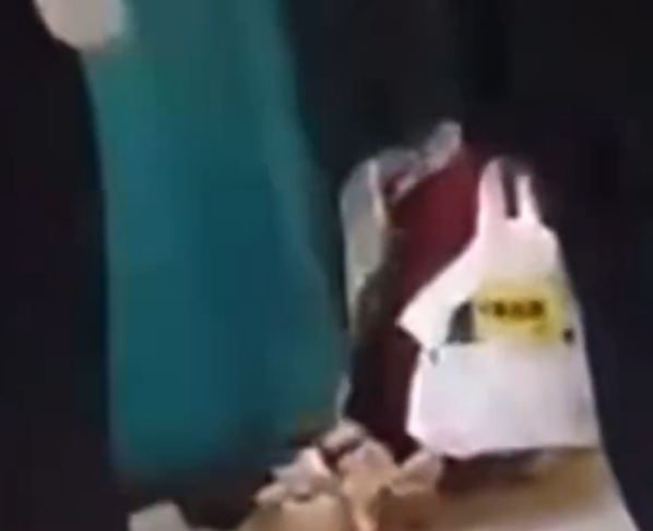 Criança cai nos trilhos