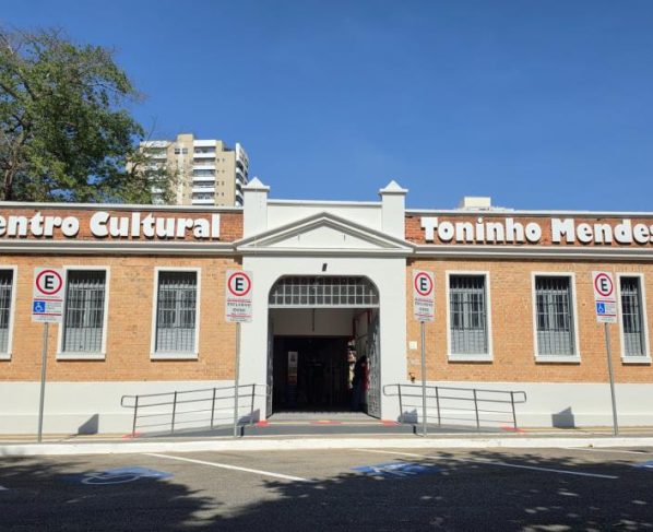Café com Viola homenageia música caipira no Centro Cultural Toninho Mendes