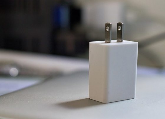 Como identificar um carregador original