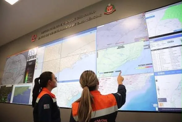 Fortes rajadas de vento em SP: Defesa Civil envia alertas severos para o litoral e a Grande São Paulo; veja cuidados