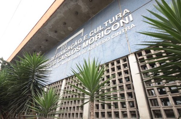 Moriconi recebe exposição ‘Toda Linha Começa de um Ponto’