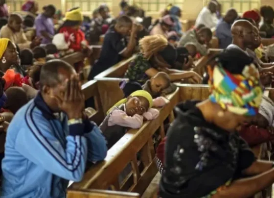 Culto em uma igreja cristã na Nigéria. (Foto: Reprodução)