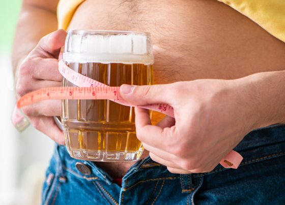 Barriga de cerveja exige atenção, orienta especialista