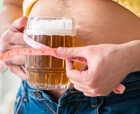 Barriga de cerveja exige atenção, orienta especialista