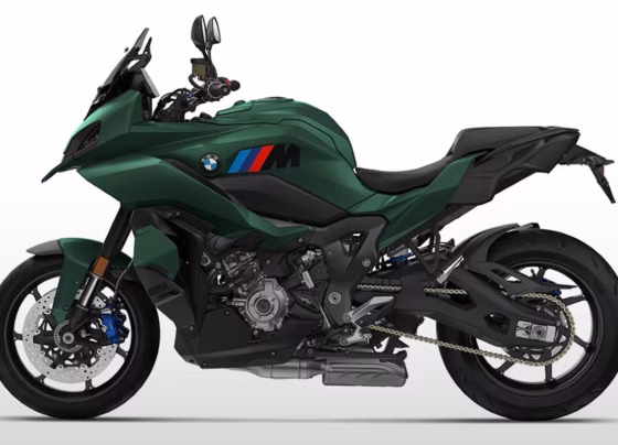 imagem bmw m 1000 xr aurelius green