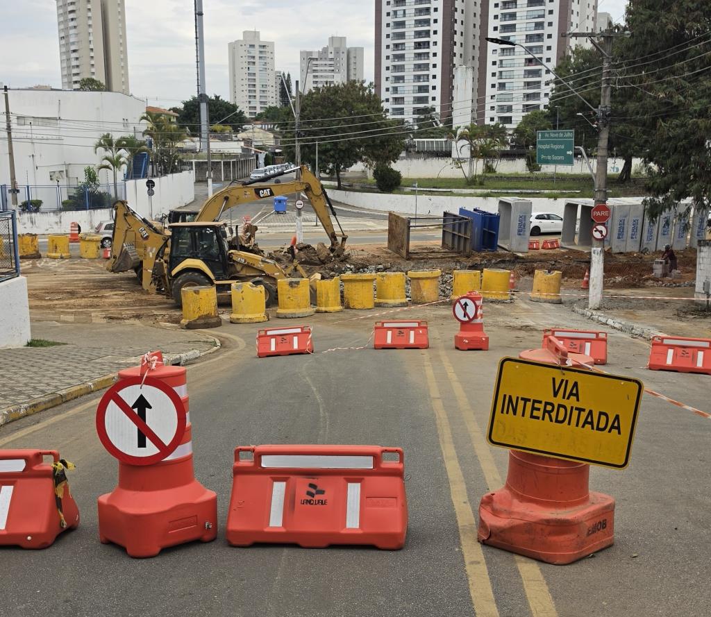 Obras contra enchentes na Avenida do Povo alteram acesso ao Pronto-Socorro Municipal