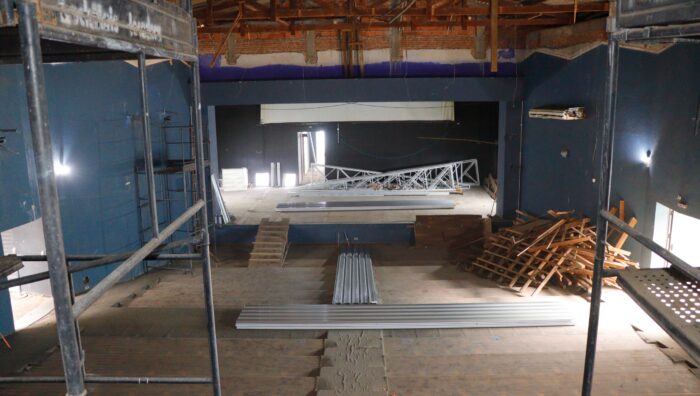 Obras de modernização do Teatro Dr. Armando de Ré avançam com reconstrução da cobertura